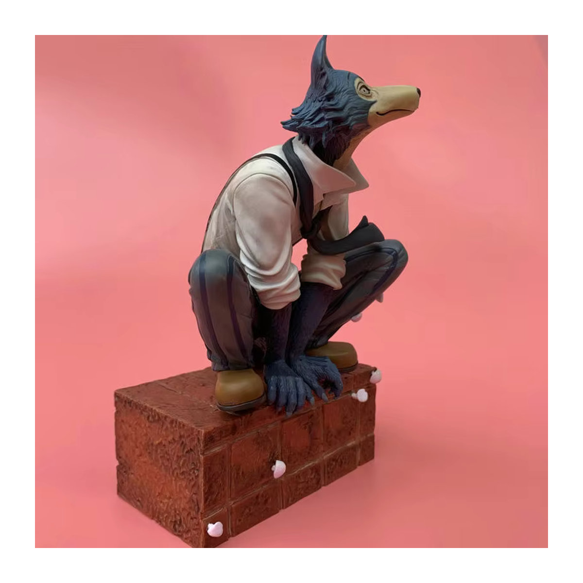 Bandai Beastars Anime Figur Legoshi Grey Wolf als hockende PVC Statue in Grau und Mehrfarbig, Höhe: 17 cm - Bild 4