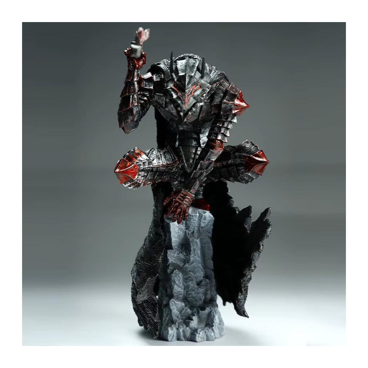 Bandai Berserk Mad Warrior Worn Battle Beschädigte Version Actionfigur aus Kunstharz in Schwarz und Weiß - Bild 2