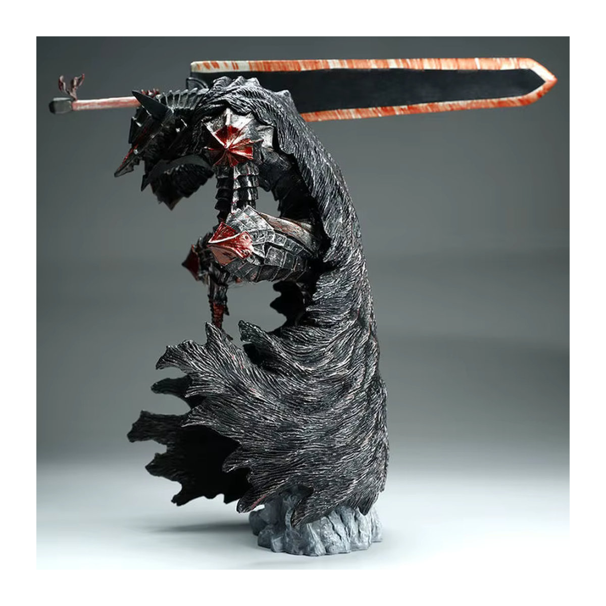 Bandai Berserk Mad Warrior Worn Battle Beschädigte Version Actionfigur aus Kunstharz in Schwarz und Weiß - Bild 3