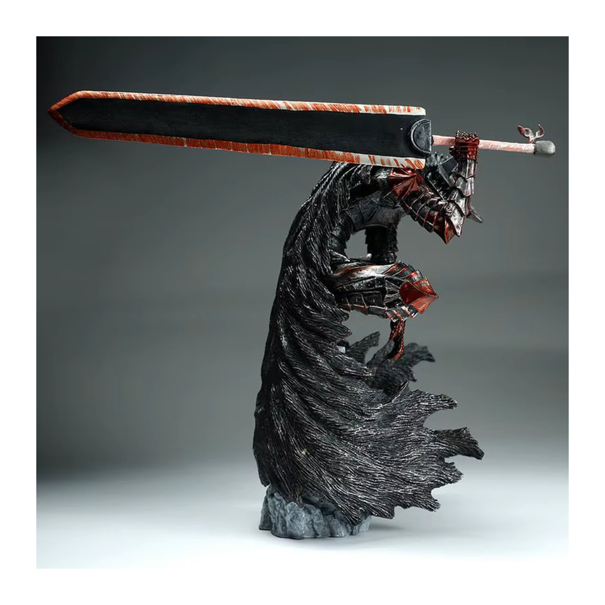 Bandai Berserk Mad Warrior Worn Battle Beschädigte Version Actionfigur aus Kunstharz in Schwarz und Weiß - Bild 4