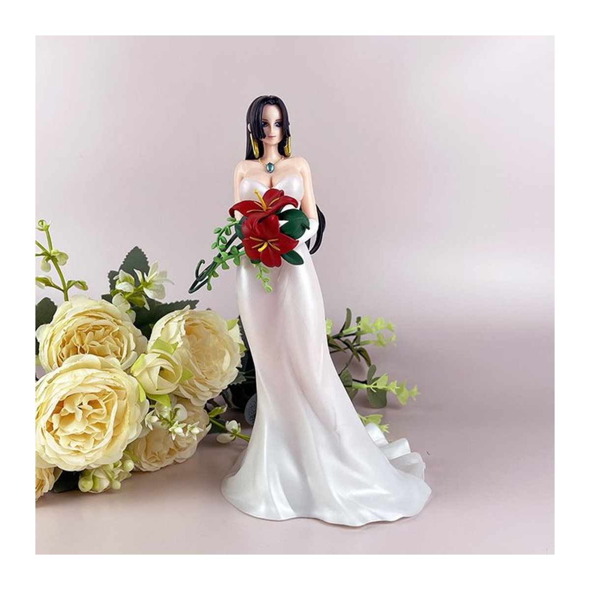 Bandai Boa Hancock Hochzeitskleid Anime Figur in Weiß, 23 cm PVC Statue - Bild 1