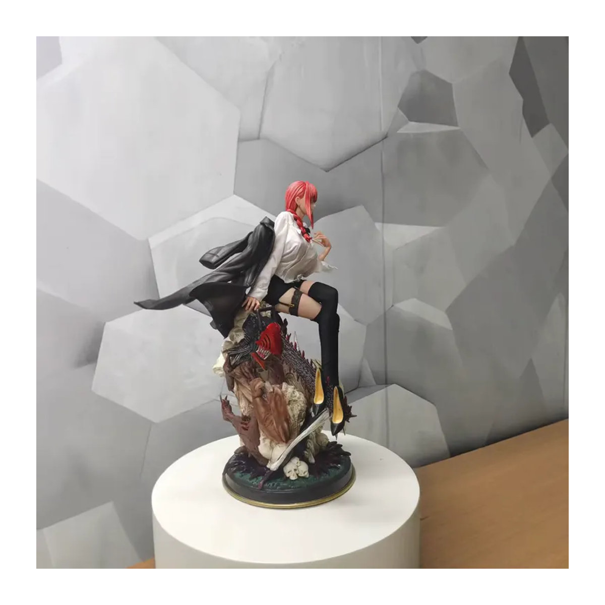 Bandai Chainsaw Man Makima Anime Actionfigur aus Kunststoff, mehrfarbig, Höhe: 46 cm - Bild 3