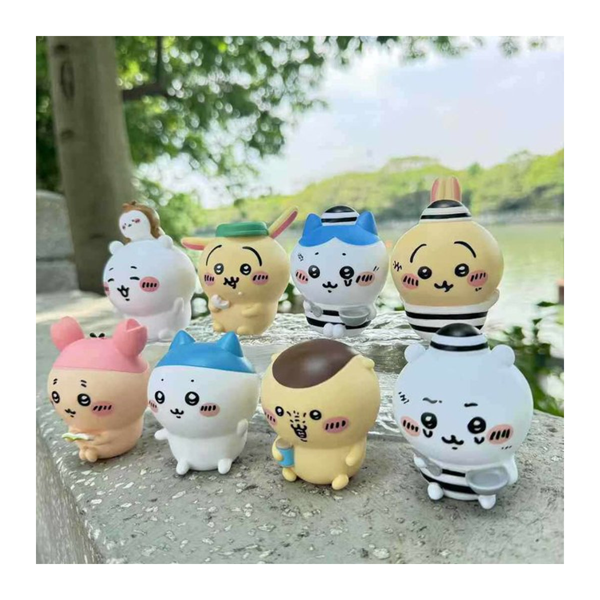 Bandai Chiikawa Japanische Anime Mini-Figuren Blindbox Kapselspielzeug aus Kunststoff, mehrfarbig - Bild 1