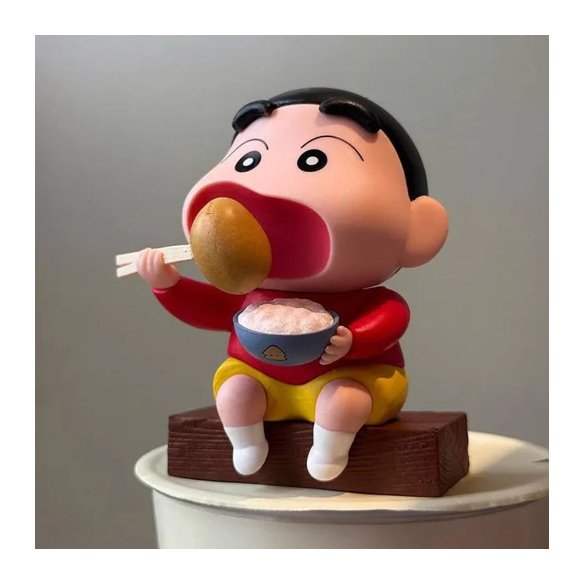 Bandai Crayon Shin Chan Kartoffel-Figur aus Kunstharz, mehrfarbiges Anime-Ornament - Bild 1