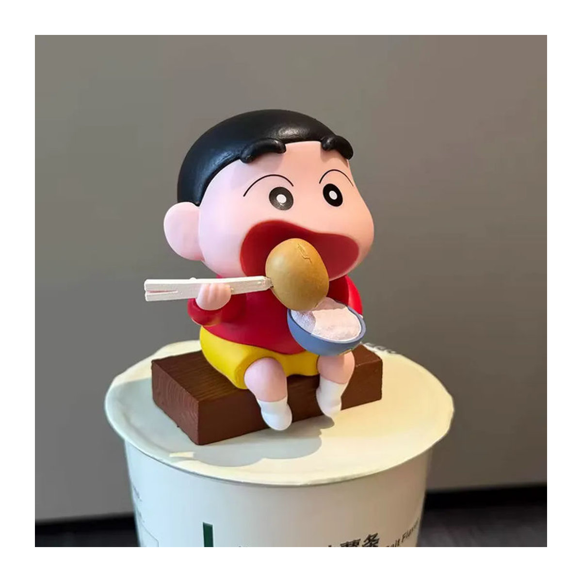 Bandai Crayon Shin Chan Kartoffel-Figur aus Kunstharz, mehrfarbiges Anime-Ornament - Bild 2