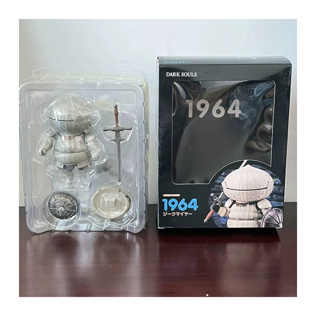 Bandai Dark Souls Siegmeyer Figur Cute Edition in Grau - Bild 3