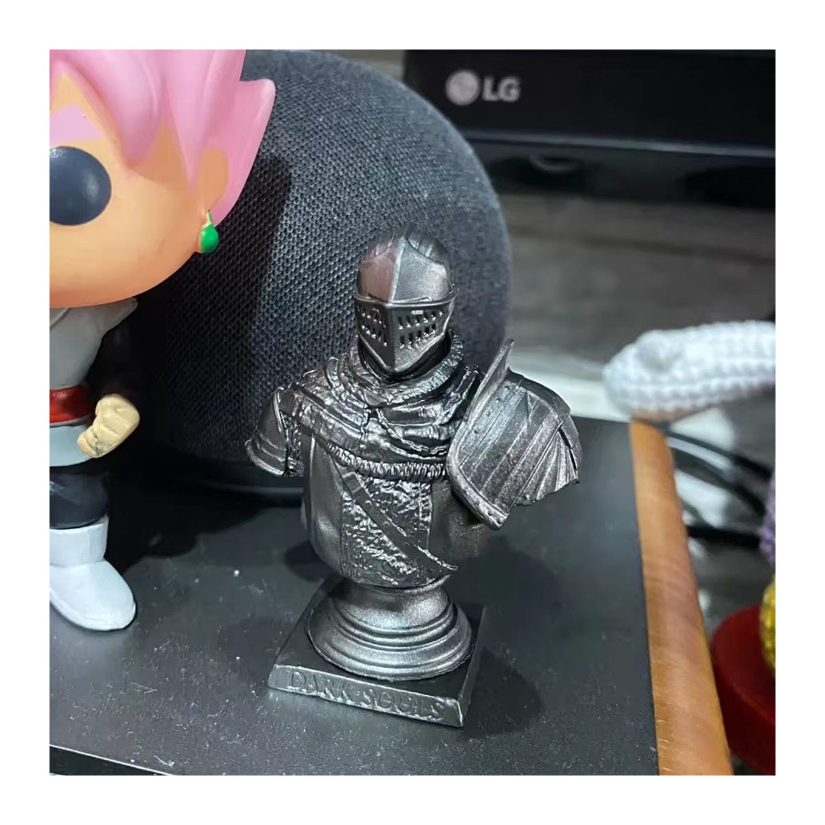 Bandai Dark Souls Solaire of Astora Figur – Detailierte Büste Statue in silberner Halblanger Rüstung aus Kunstharz - Bild 1