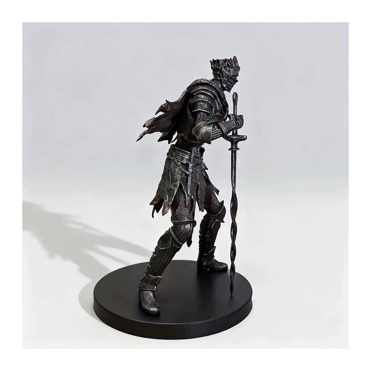 Bandai Dark Souls Soul of Cinder Actionfigur, Schwarz, Höhe: 18 cm - Bild 3