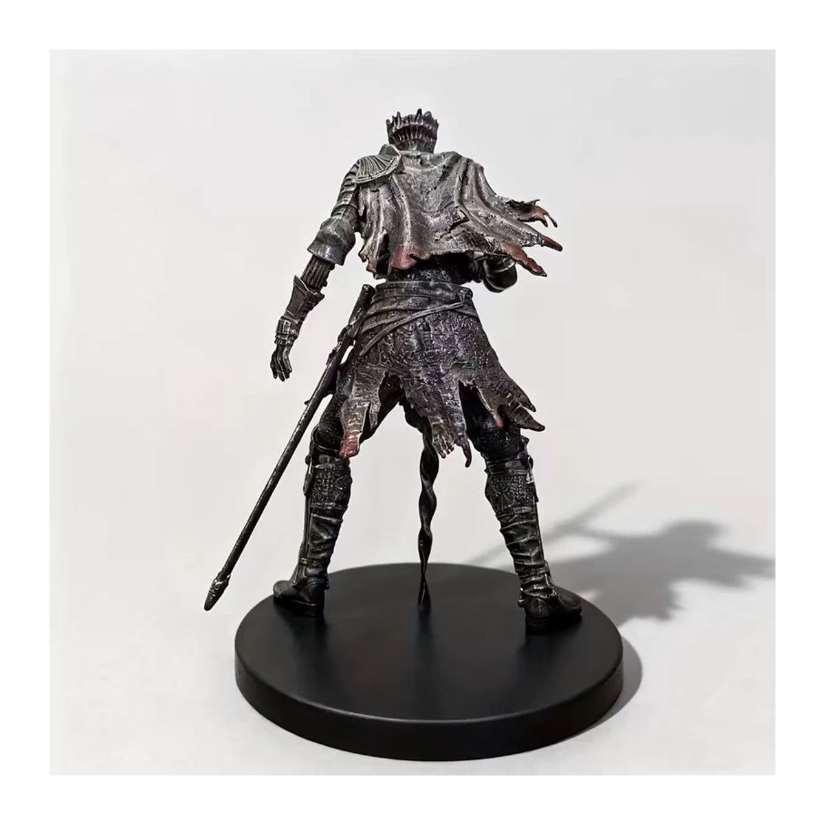 Bandai Dark Souls Soul of Cinder Actionfigur, Schwarz, Höhe: 18 cm - Bild 4