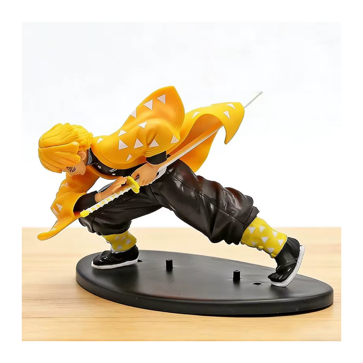 Bandai Demon Slayer Agatsuma Zenitsu Actionfigur in Gelb mit Schwenkfunktion als Sammlerstück und Desktop-Deko - Bild 4