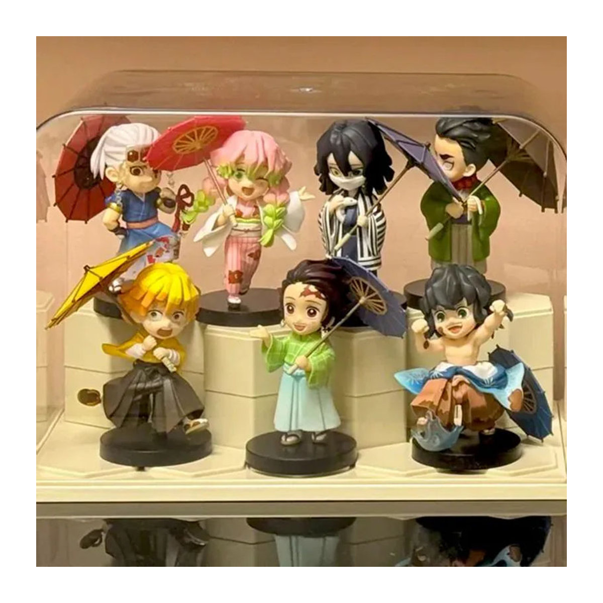 Bandai Demon Slayer Anime Charakter Blind Box Actionfigur Plum Blossom Rain Serie in Mehrfarbig - Bild 1