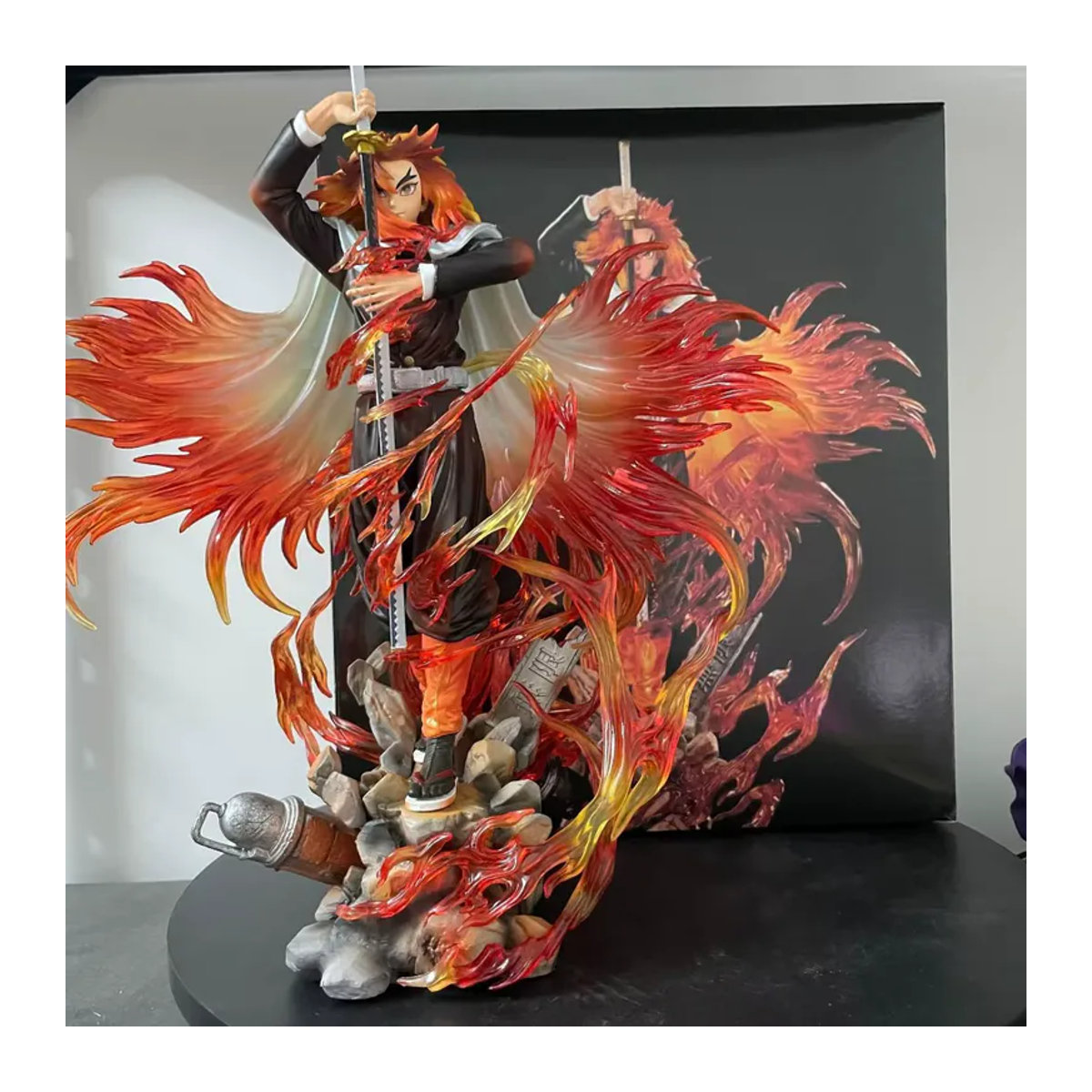 Bandai Demon Slayer Rengoku Kyojuro Actionfigur aus PVC, mehrfarbig, Höhe: 30 cm - Bild 3