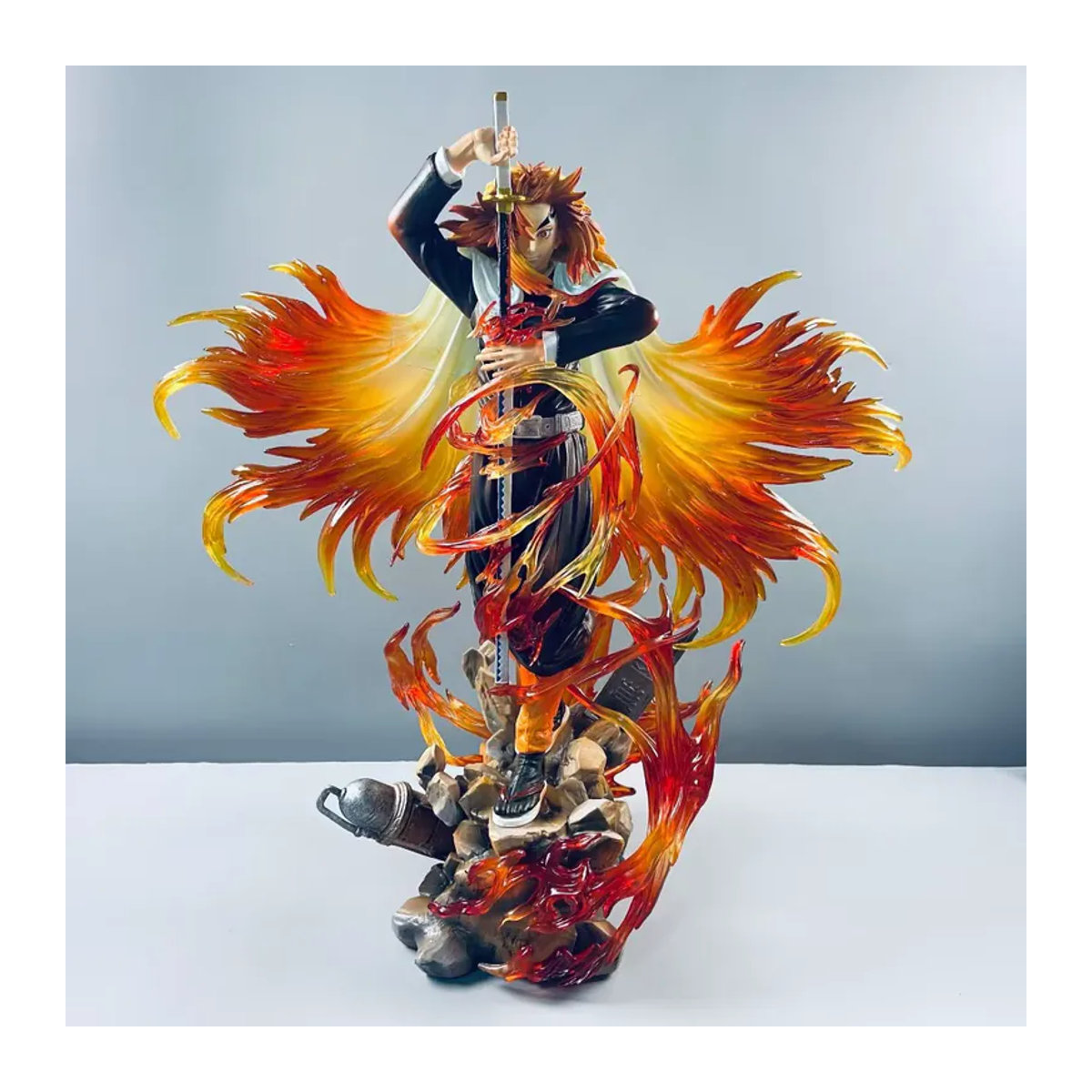 Bandai Demon Slayer Rengoku Kyojuro Actionfigur aus PVC, mehrfarbig, Höhe: 30 cm - Bild 4