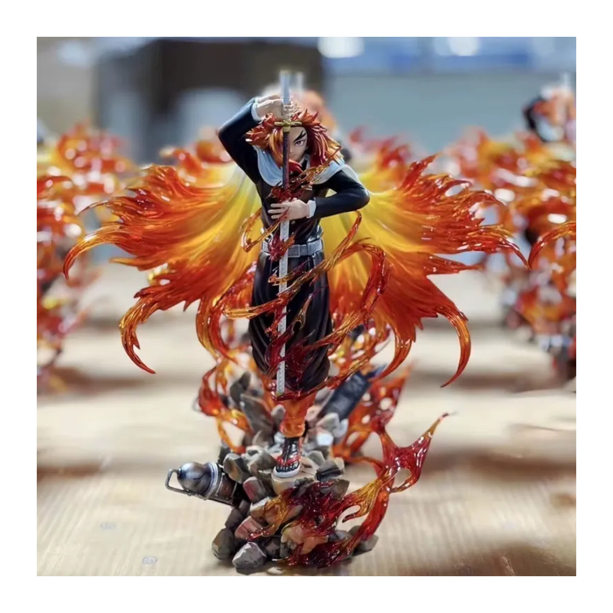Bandai Demon Slayer Rengoku Kyojuro Actionfigur aus PVC, mehrfarbig, Höhe: 30 cm - Bild 5