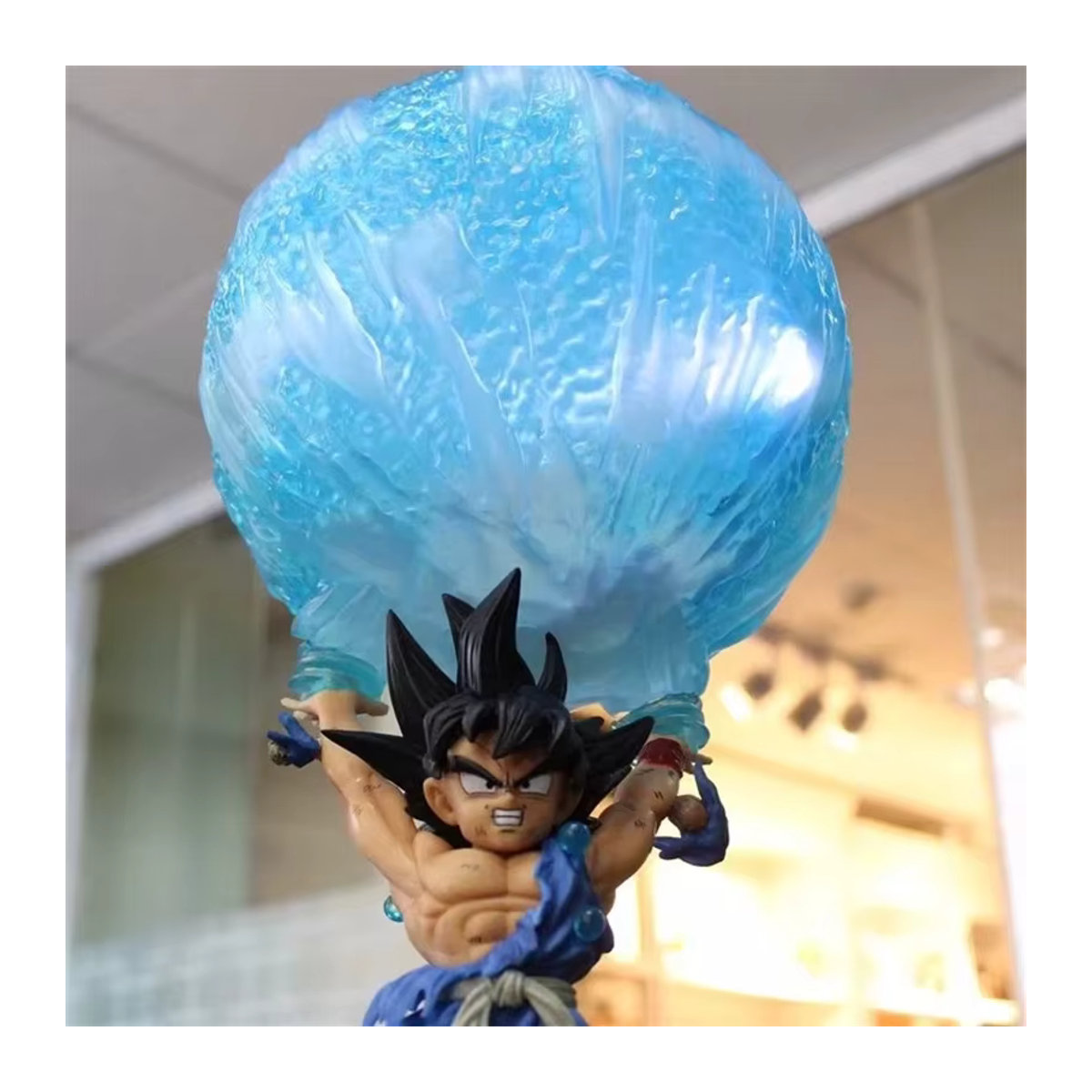 Bandai Dragon Ball Actionfigur Son Goku mit Lumineszenz-Geistbomben aus Kunstharz, mehrfarbig, Höhe: 50 cm - Bild 2