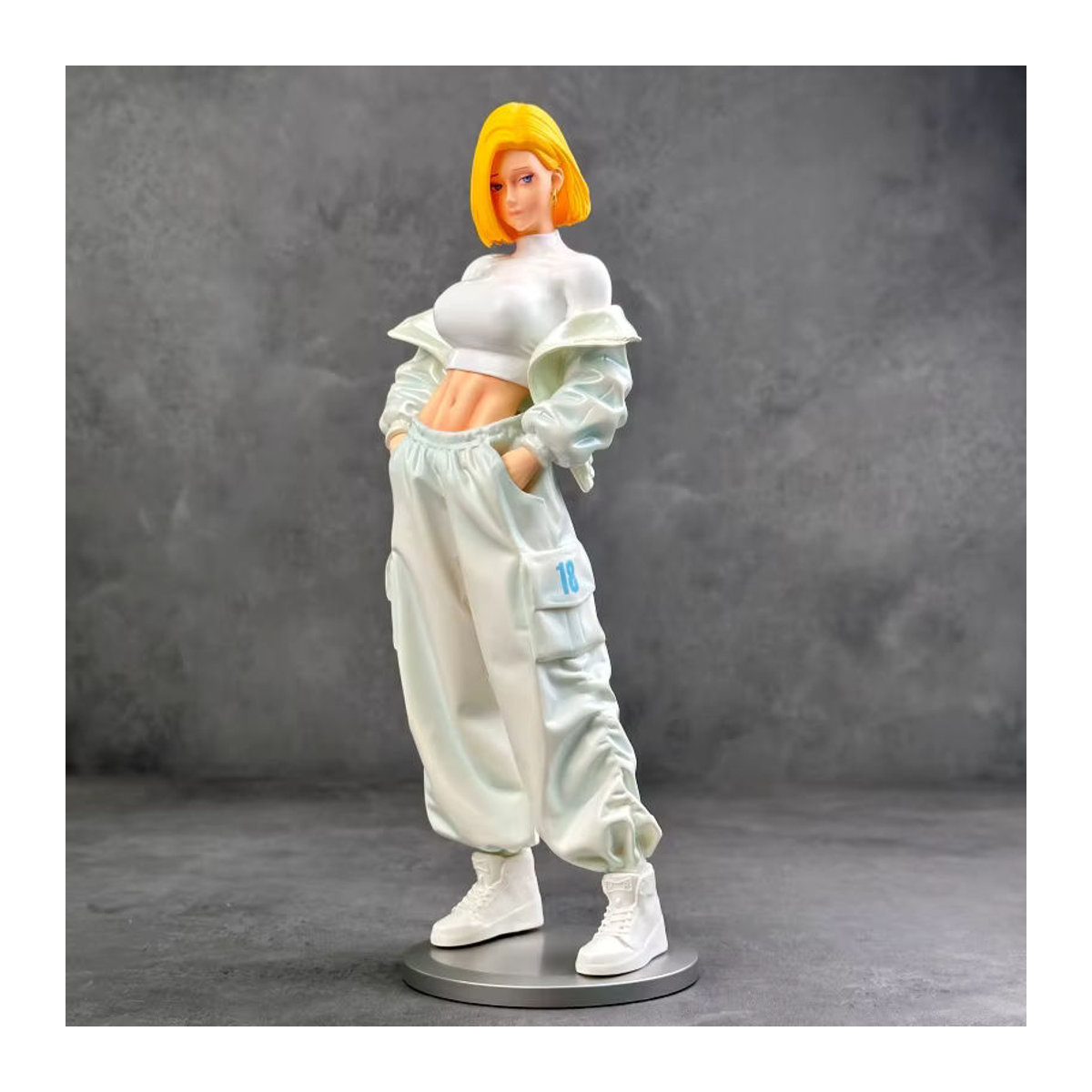 Bandai Dragon Ball Anime Figur Mädchenmodell in Weiß, stehende Desktop-Dekoration aus Kunststoff, Höhe: 18 cm - Bild 2