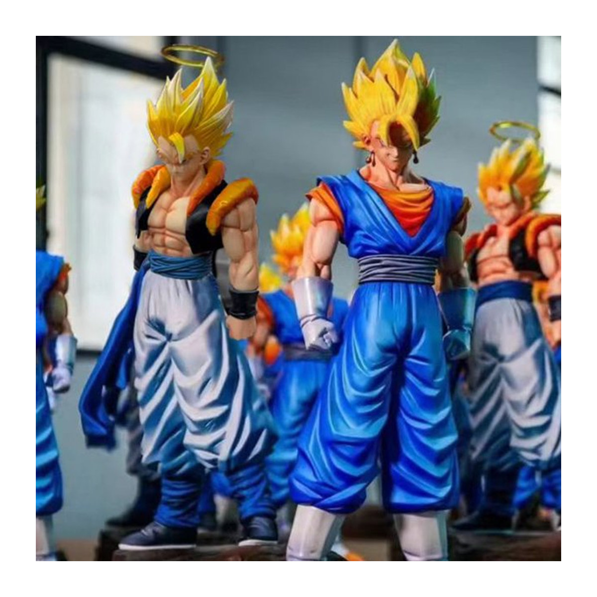 Bandai Dragon Ball Anime Figur Vegetto und Gogeta Super Saiyajin Statue mit Basis in Mehrfarbig aus Kunstharz - Bild 1