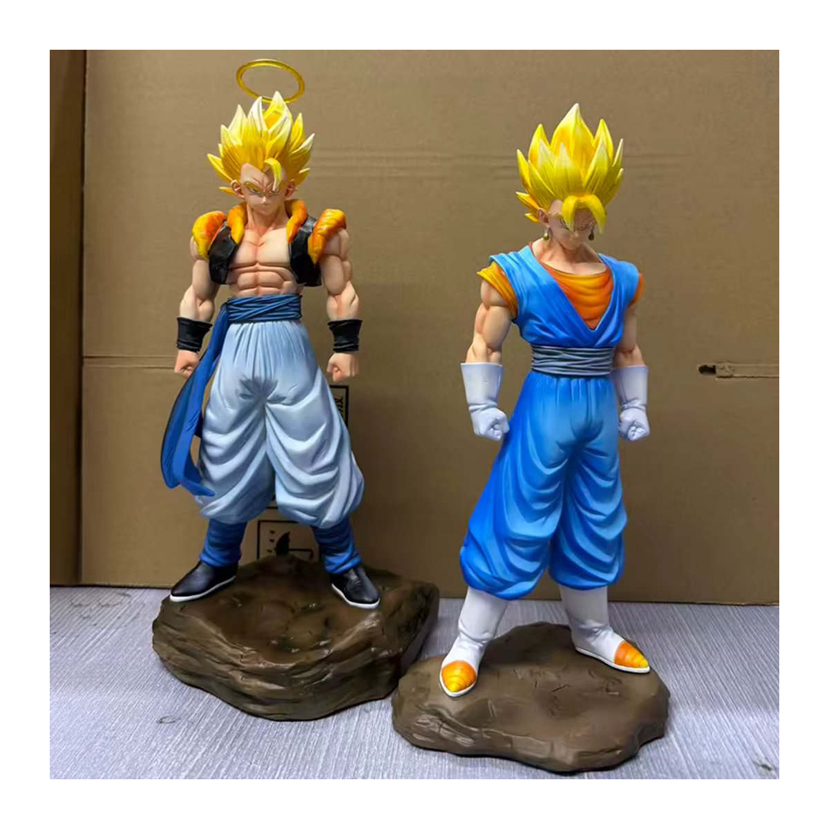 Bandai Dragon Ball Anime Figur Vegetto und Gogeta Super Saiyajin Statue mit Basis in Mehrfarbig aus Kunstharz - Bild 2