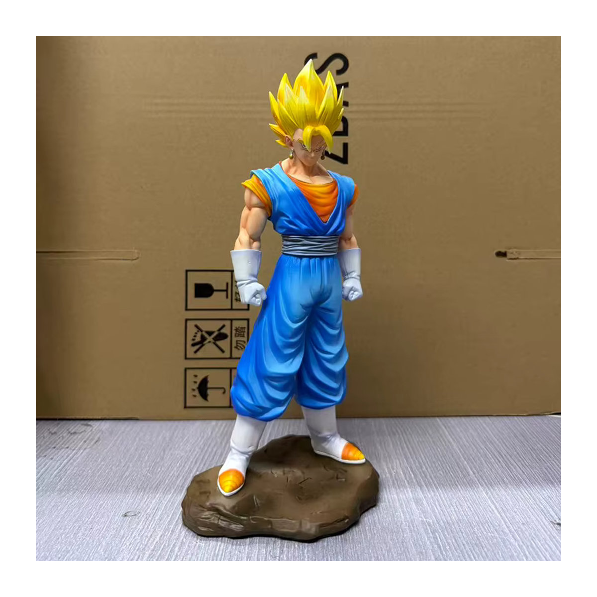 Bandai Dragon Ball Anime Figur Vegetto und Gogeta Super Saiyajin Statue mit Basis in Mehrfarbig aus Kunstharz - Bild 3