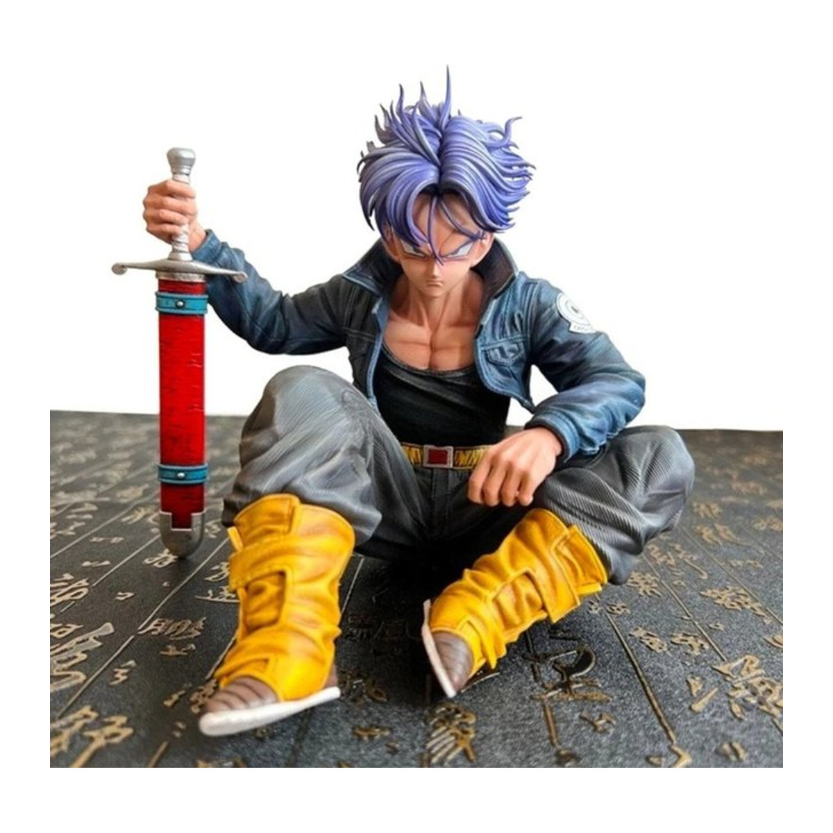 Bandai Dragon Ball Anime Trunks Actionfigur mit Schwert aus Kunststoff, mehrfarbig - Bild 1