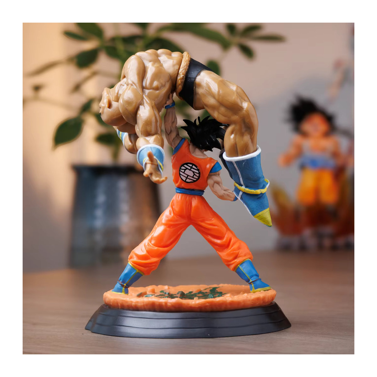 Bandai Dragon Ball Goku Lifting Naha Modellskulptur aus Kunstharz, mehrfarbig - Bild 2