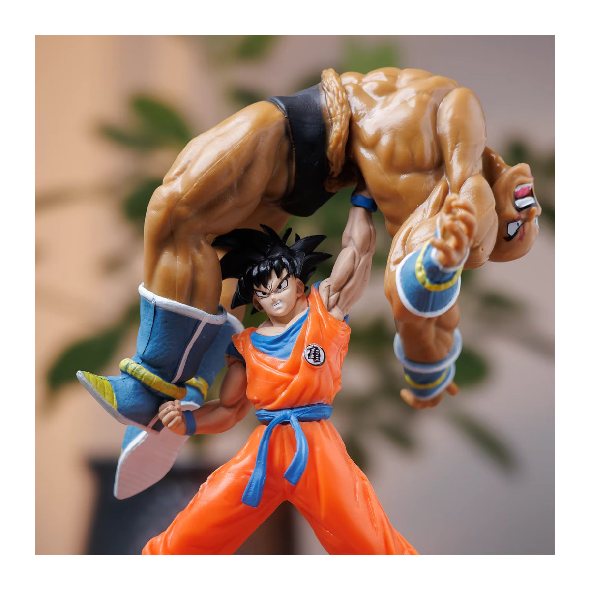 Bandai Dragon Ball Goku Lifting Naha Modellskulptur aus Kunstharz, mehrfarbig - Bild 5