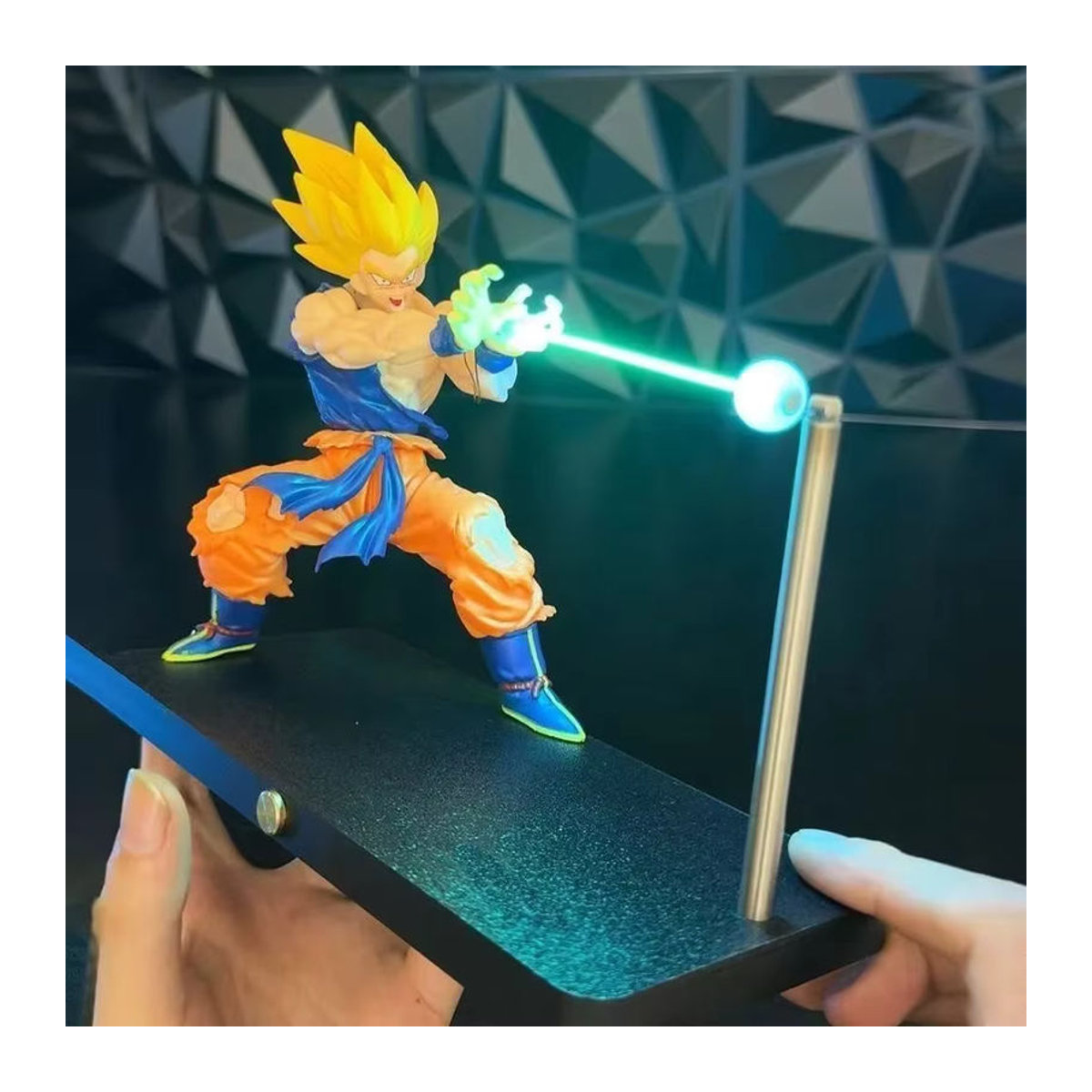 Bandai Dragon Ball Son Goku Kamehameha Tischlampe Desktop Dekoration in Bunt - Bild 2