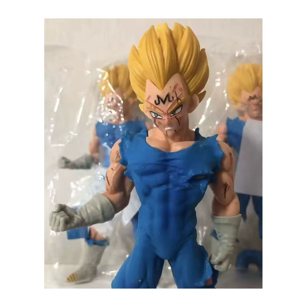 Bandai Dragon Ball Super Majin Vegeta Figur mit 4 Köpfen und LED-Beleuchtung, mehrfarbig, Höhe: 20 cm - Bild 3