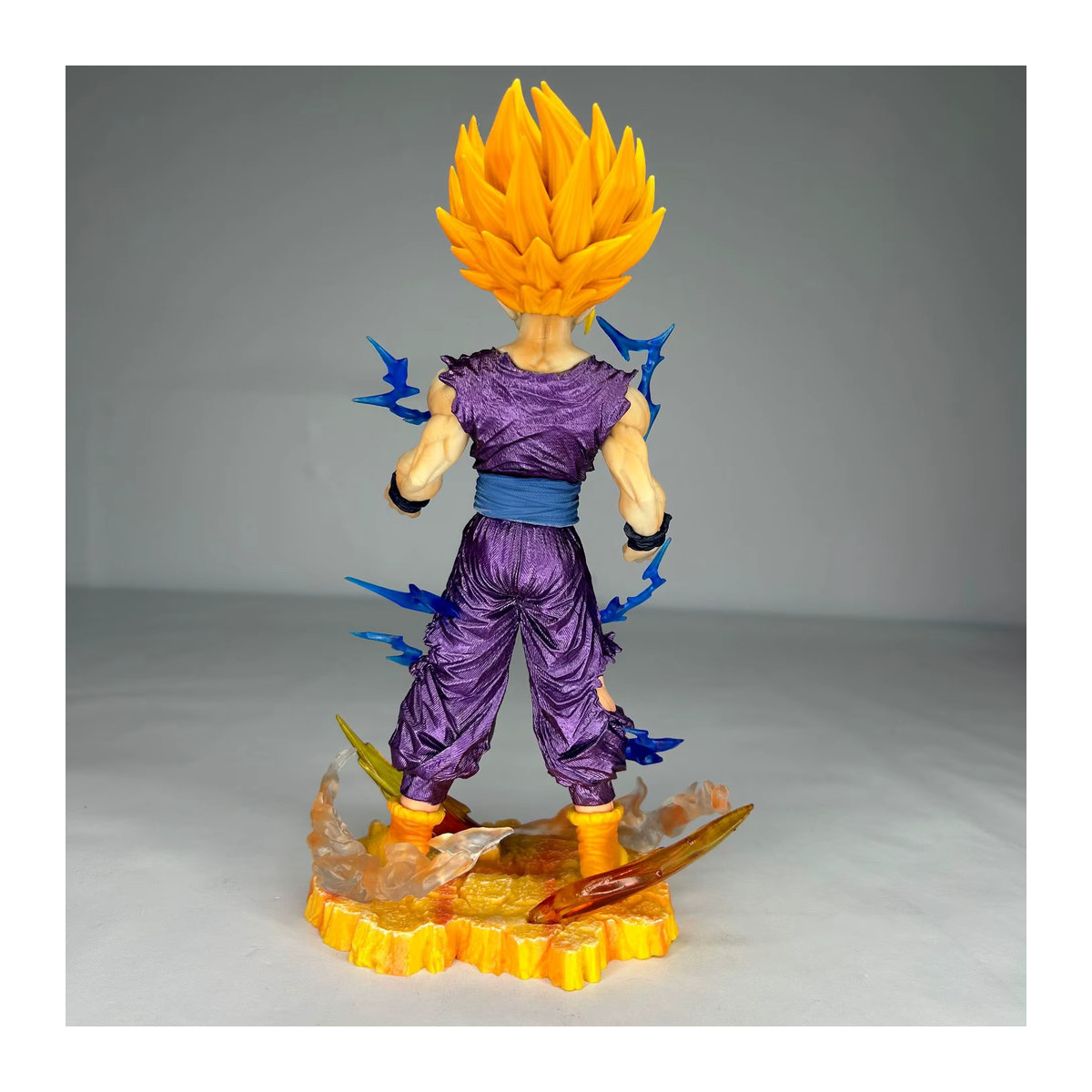 Bandai Dragon Ball Z Anime Figur Son Gohan Super Saiyajin 2, mehrfarbig, Höhe: 25 cm - Bild 2