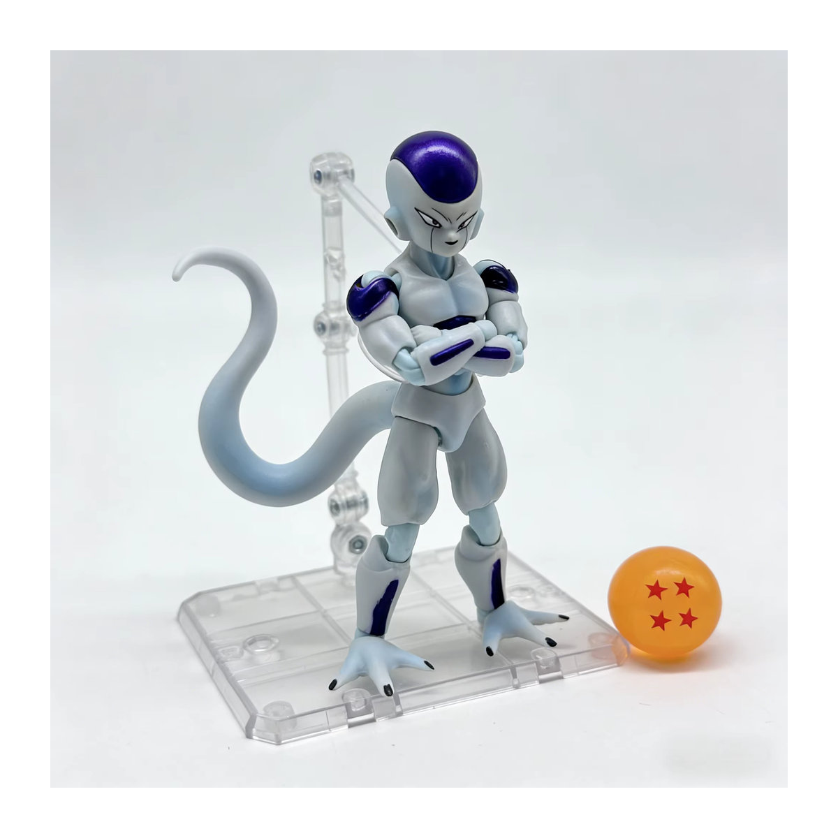 Bandai Dragon Ball Z Frieza Vierte Form Actionfigur in Weiß aus Kunststoff - Bild 2
