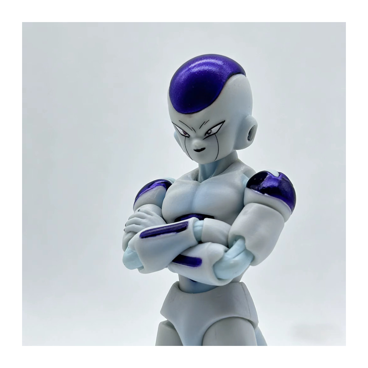 Bandai Dragon Ball Z Frieza Vierte Form Actionfigur in Weiß aus Kunststoff - Bild 4