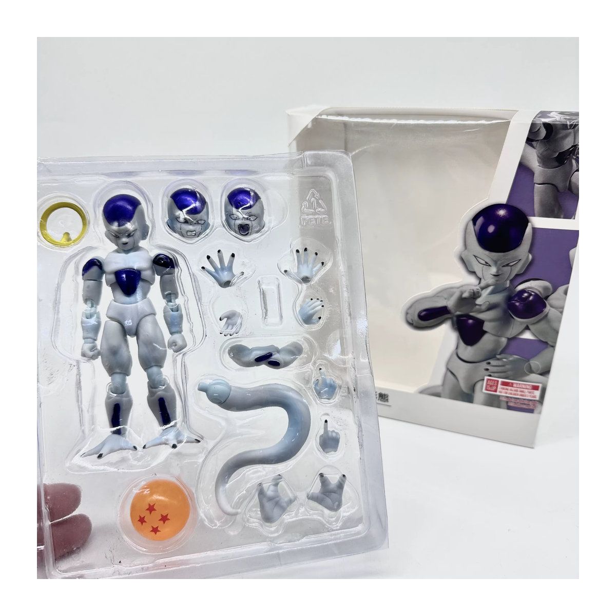 Bandai Dragon Ball Z Frieza Vierte Form Actionfigur in Weiß aus Kunststoff - Bild 5