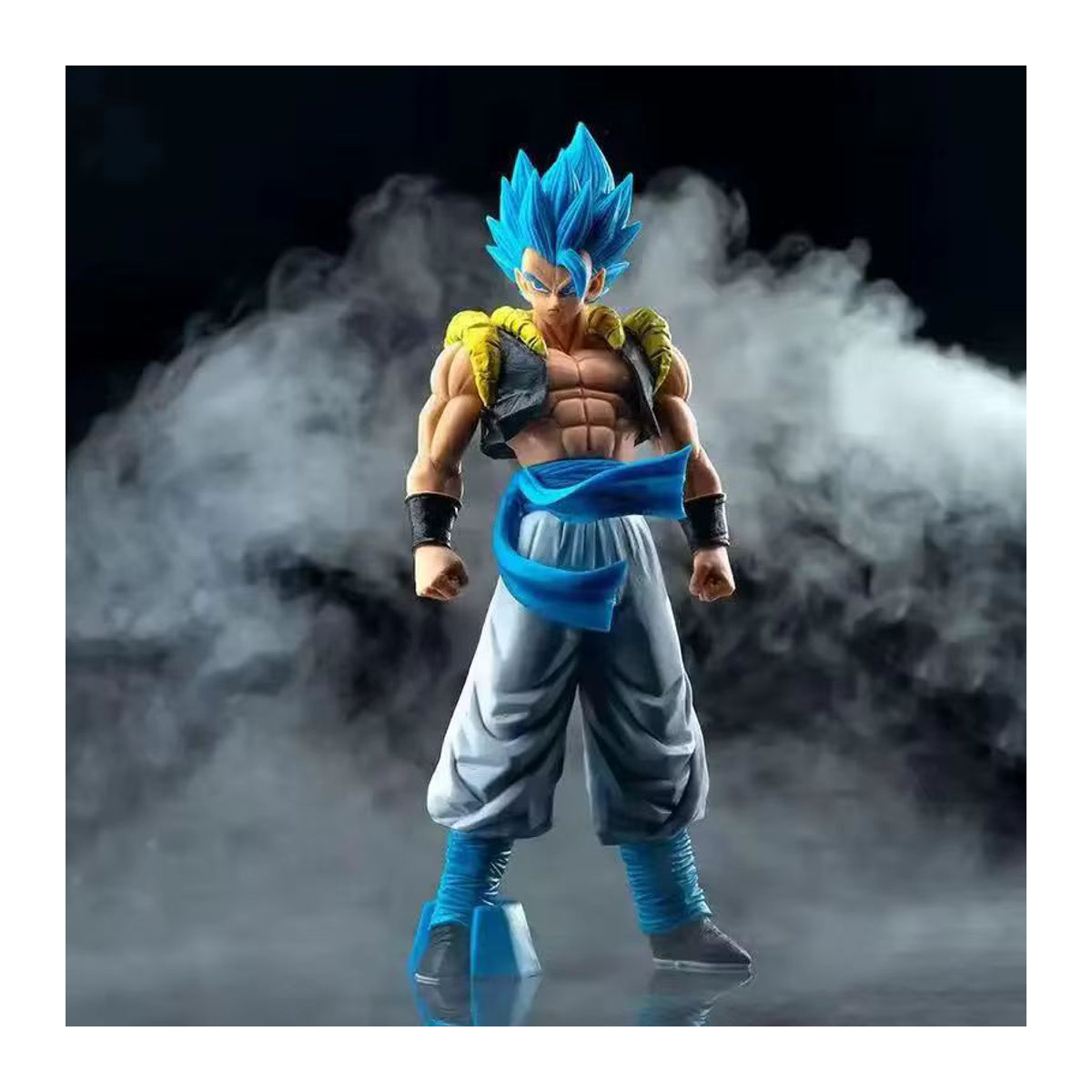 Bandai Dragon Ball Z Gogeta Super Saiyan Actionfigur aus PVC in Blau und Mehrfarbig, Höhe: 31 cm - Bild 3