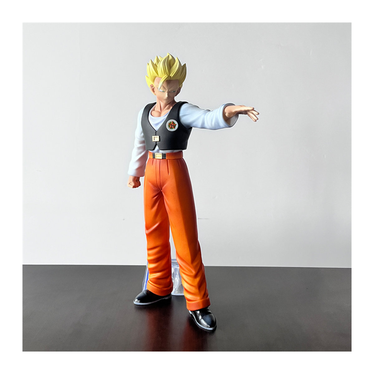 Bandai Dragon Ball Z Gohan Super Saiyajin Figur aus PVC, mehrfarbig, Höhe: 31 cm - Bild 1