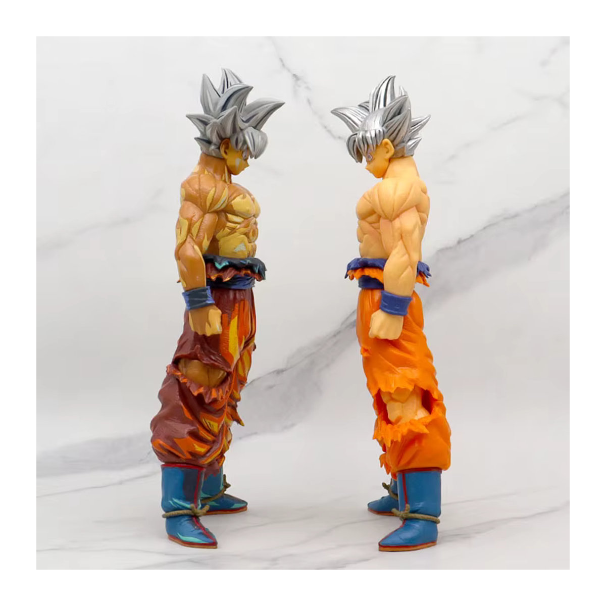 Bandai Dragon Ball Z Goku Ultra Instinct Actionfigur aus PVC, mehrfarbig, Höhe: 30 cm - Bild 5