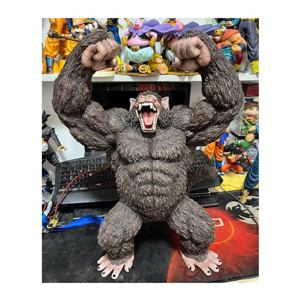 Bandai Dragon Ball Z Son Goku Action Figure aus Kunstharz, Farbe: Weiß/Braun, Höhe: 40 cm - Bild 1