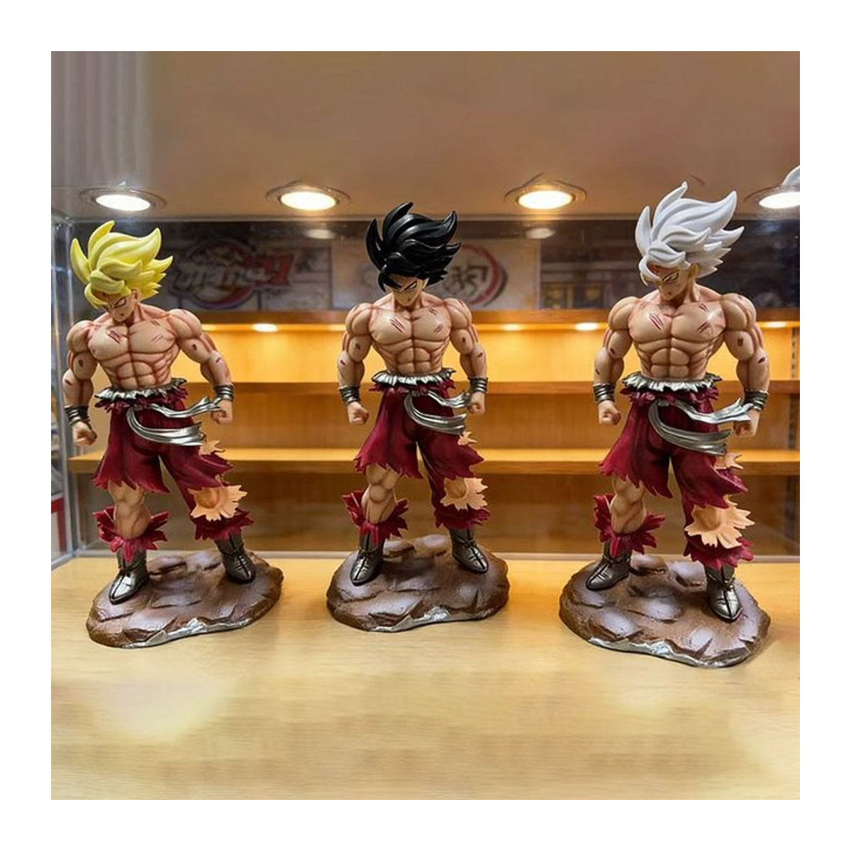 Bandai Dragon Ball Z Son Goku Actionfigur, mehrfarbige Anime Statue, Höhe: 22 cm - Bild 1