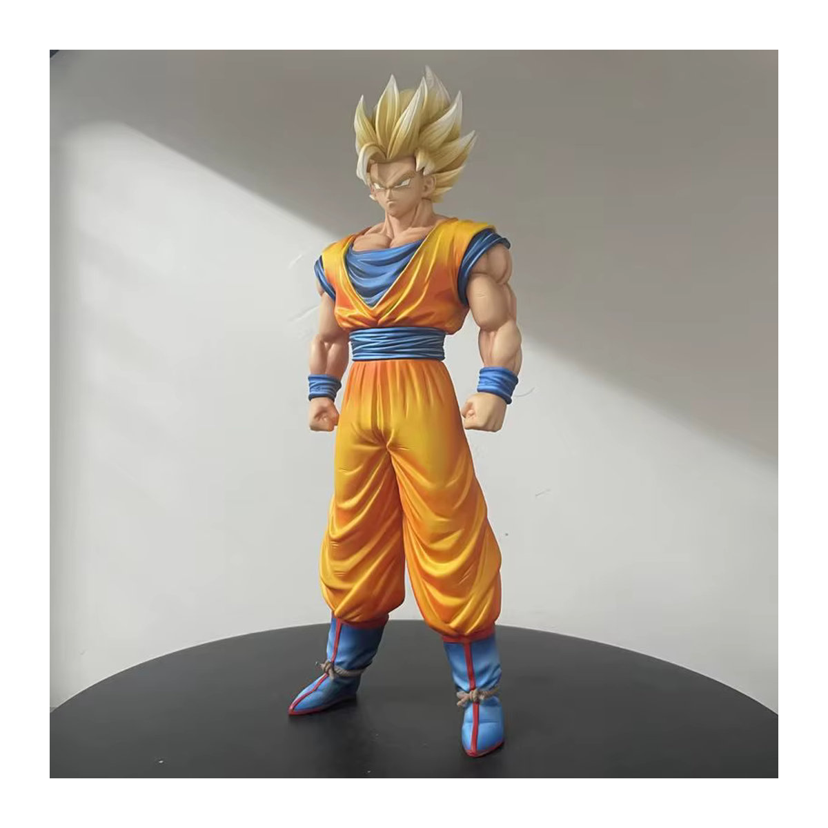 Bandai Dragon Ball Z Son Goku Super Saiyajin 2 Ssj2 Actionfigur aus PVC, mehrfarbig, Höhe: 31,5 cm - Bild 2