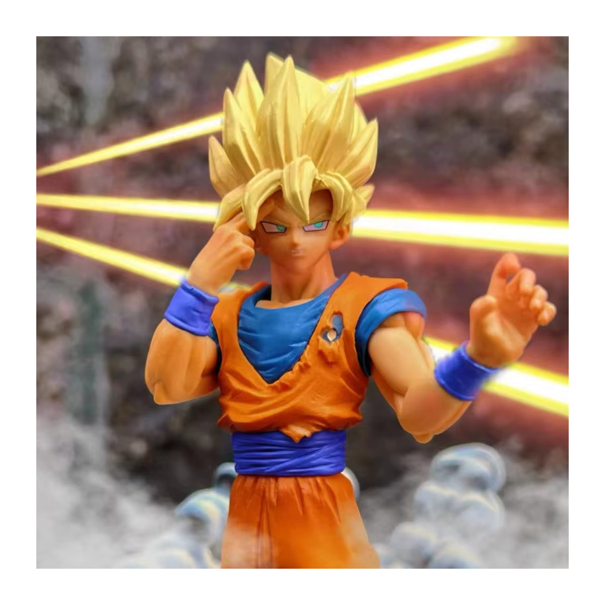 Bandai Dragon Ball Z Super Saiyajin Goku Actionfigur aus Kunststoff, mehrfarbig, Höhe: 15 cm - Bild 3