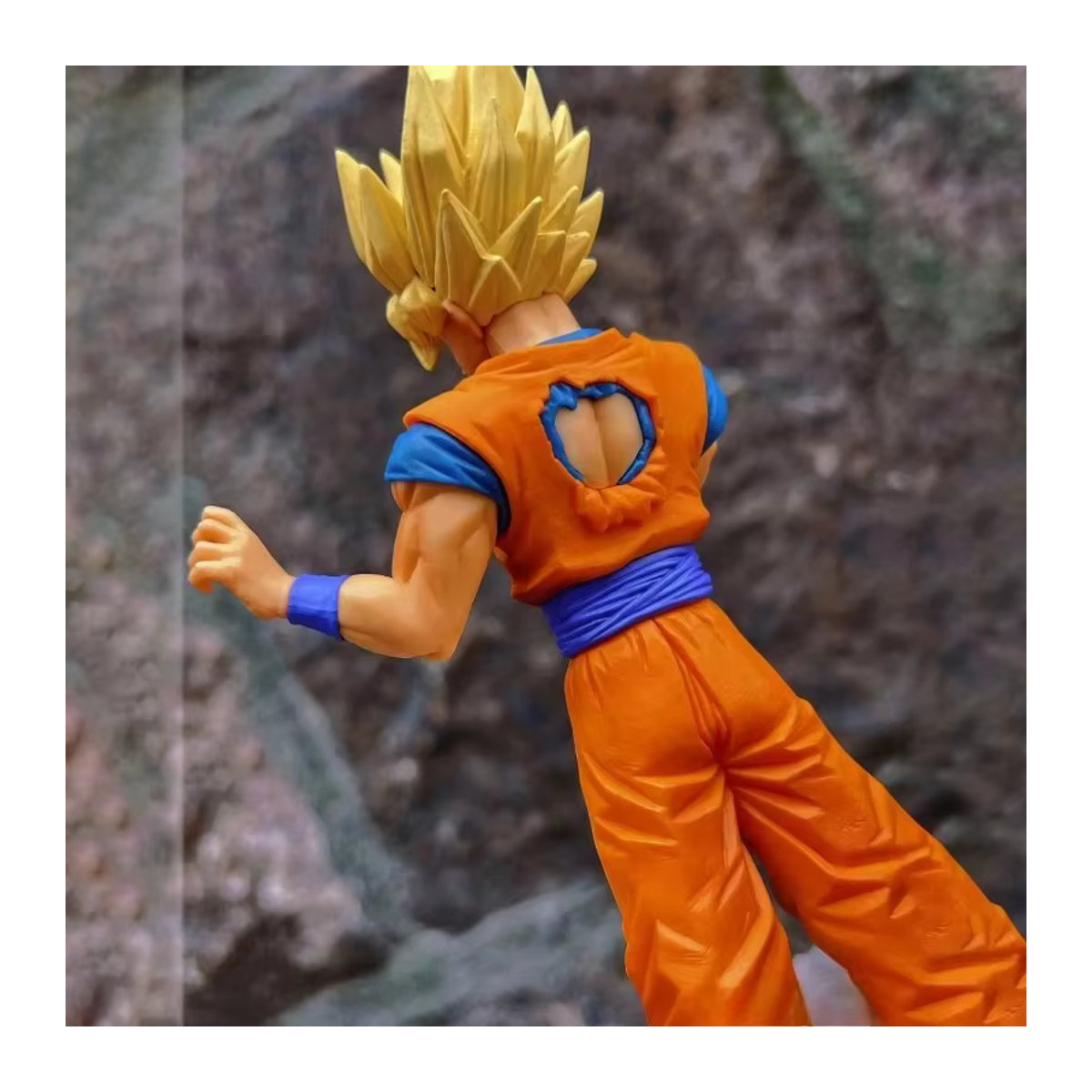 Bandai Dragon Ball Z Super Saiyajin Goku Actionfigur aus Kunststoff, mehrfarbig, Höhe: 15 cm - Bild 5
