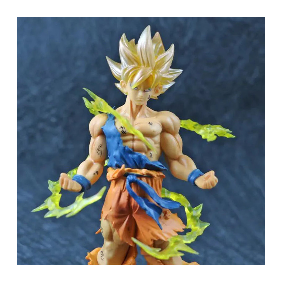 Bandai Dragon Ball Z Super Saiyan Goku Figur als mehrfarbige Anime-Modell Dekoration aus Kunststoff - Bild 1