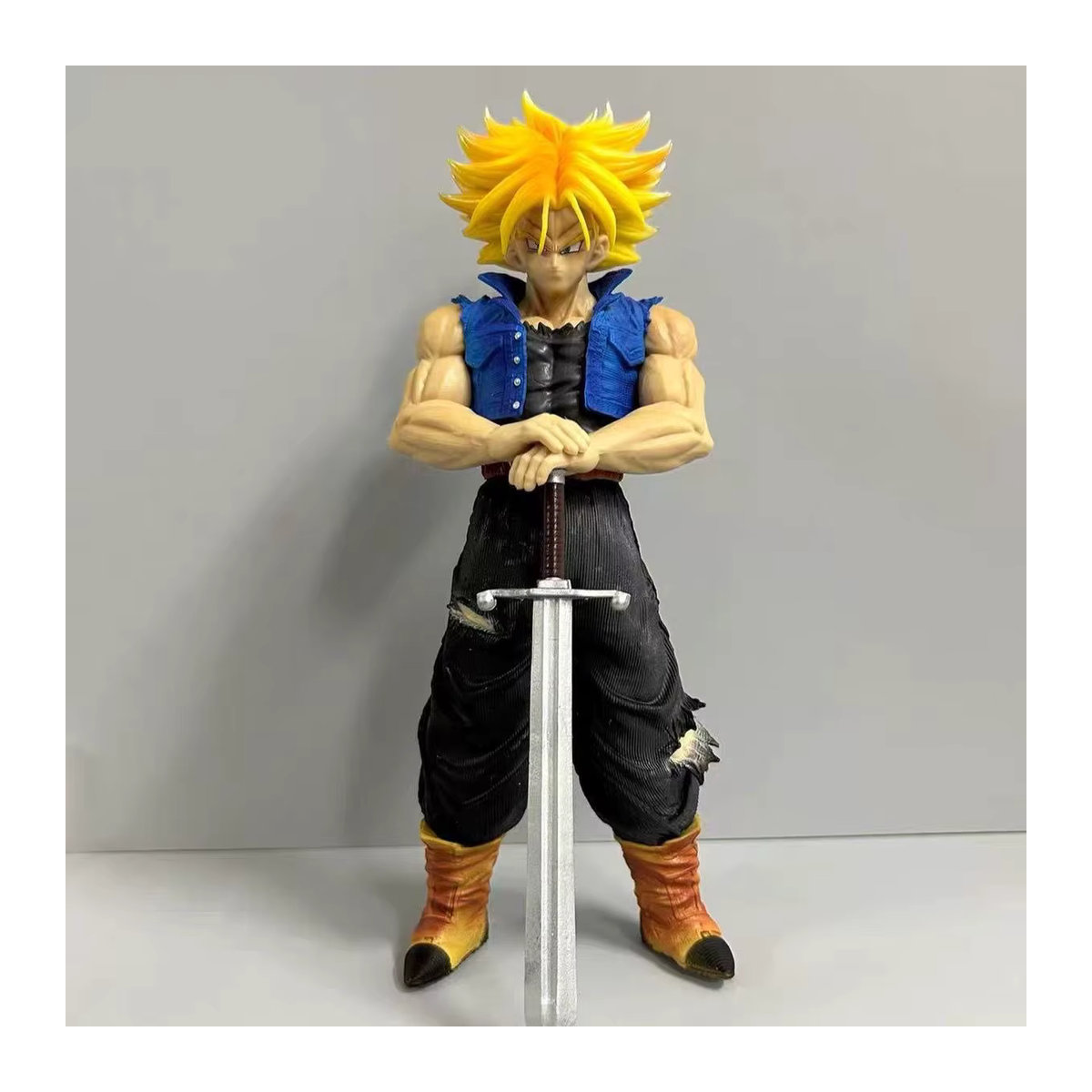 Bandai Dragon Ball Z Trunks Actionfigur, Zukunft-Trunks Sammlermodell aus Kunststoff, mehrfarbig, Höhe: 25 cm - Bild 2