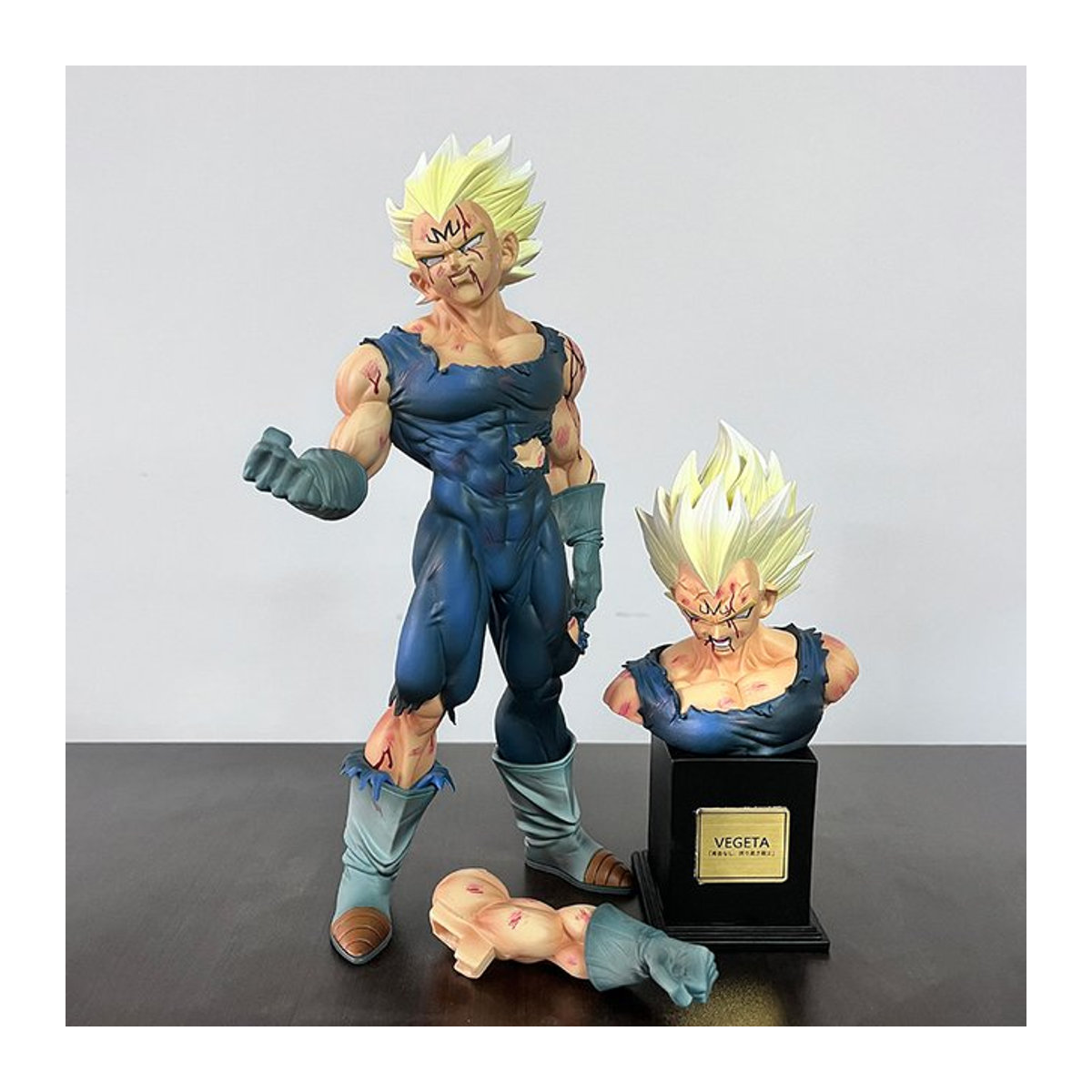 Bandai Dragon Ball Z Vegeta Actionfigur mit austauschbarem Kopf als Majin Vegeta Sammlerstück, mehrfarbig, Höhe: 28 cm - Bild 1