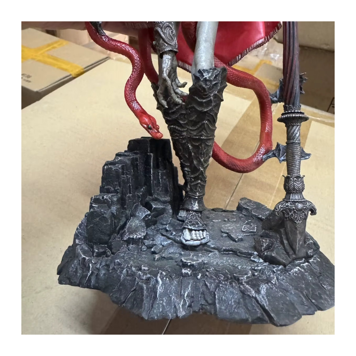 Bandai Elden Ring Schatten des Erdtrees Valkyrie Figur, mehrfarbige PVC Statue, Höhe: 46 cm - Bild 2