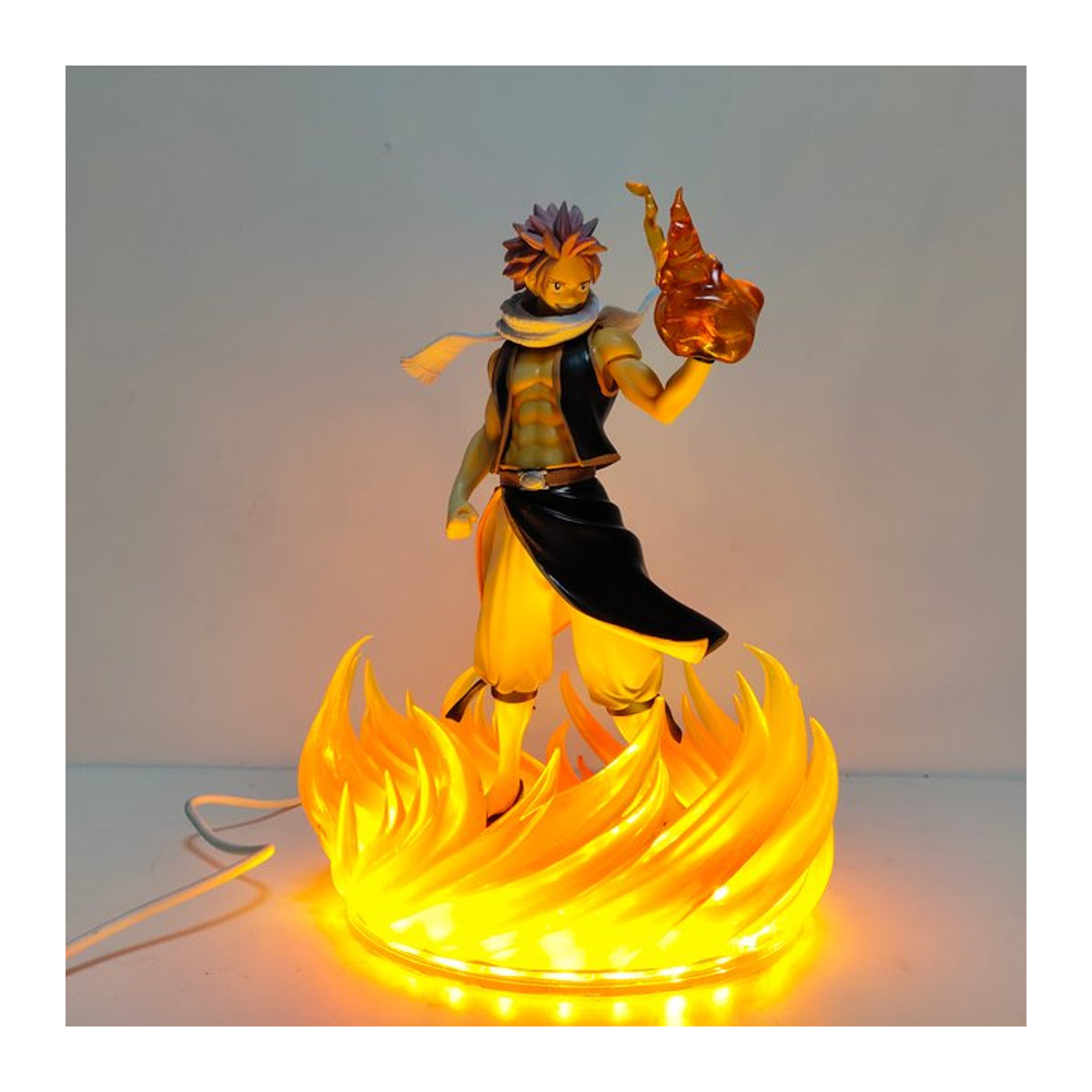 Bandai Fairy Tail Natsu Dragneel LED-Tischlampe mit Actionfigur in Bunt - Bild 1