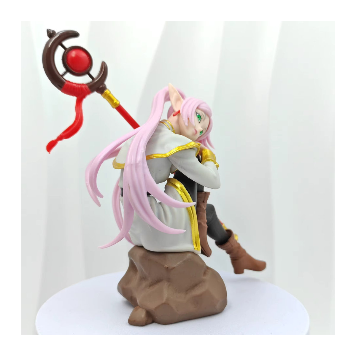 Bandai Frieren Beyond Journey's End Actionfigur Frieren mit Zauberstab in Rosa und Mehrfarbig aus Kunststoff - Bild 3