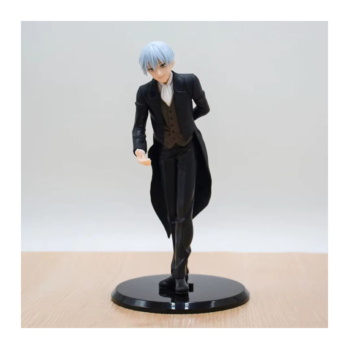 Bandai Frieren: Beyond Journey's End Himmel Actionfigur, mehrfarbiges Anime Modell aus Kunststoff zur Dekoration - Bild 3