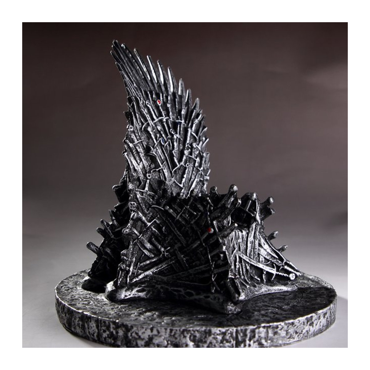 Bandai Game of Thrones Iron Throne Desktop-Ornament aus Kunststoff, Schwarz, Höhe: 16 cm - Bild 1