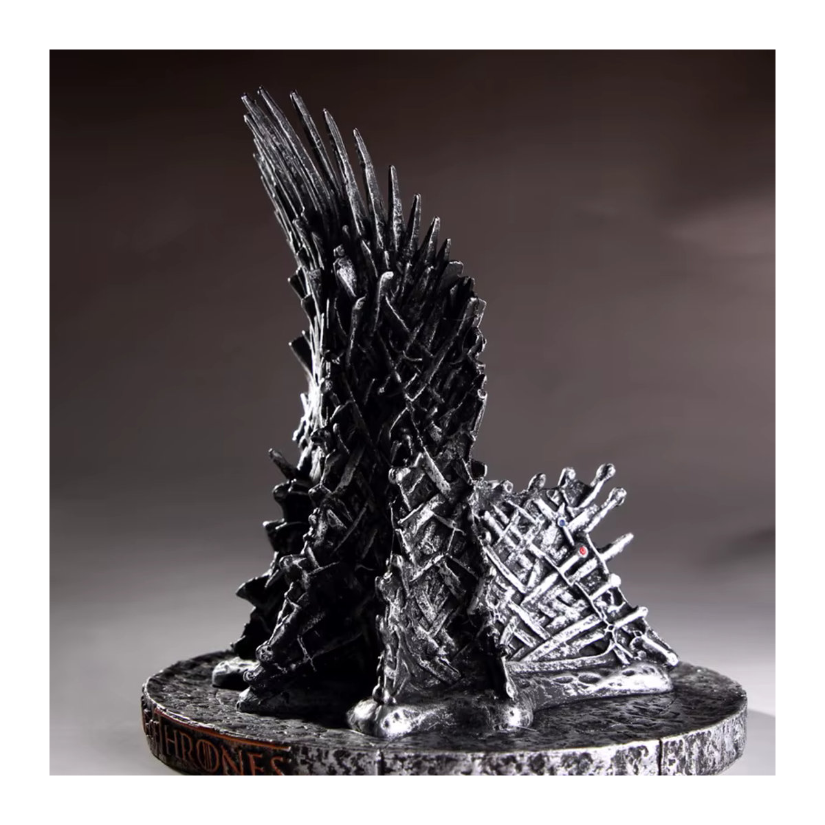 Bandai Game of Thrones Iron Throne Desktop-Ornament aus Kunststoff, Schwarz, Höhe: 16 cm - Bild 4
