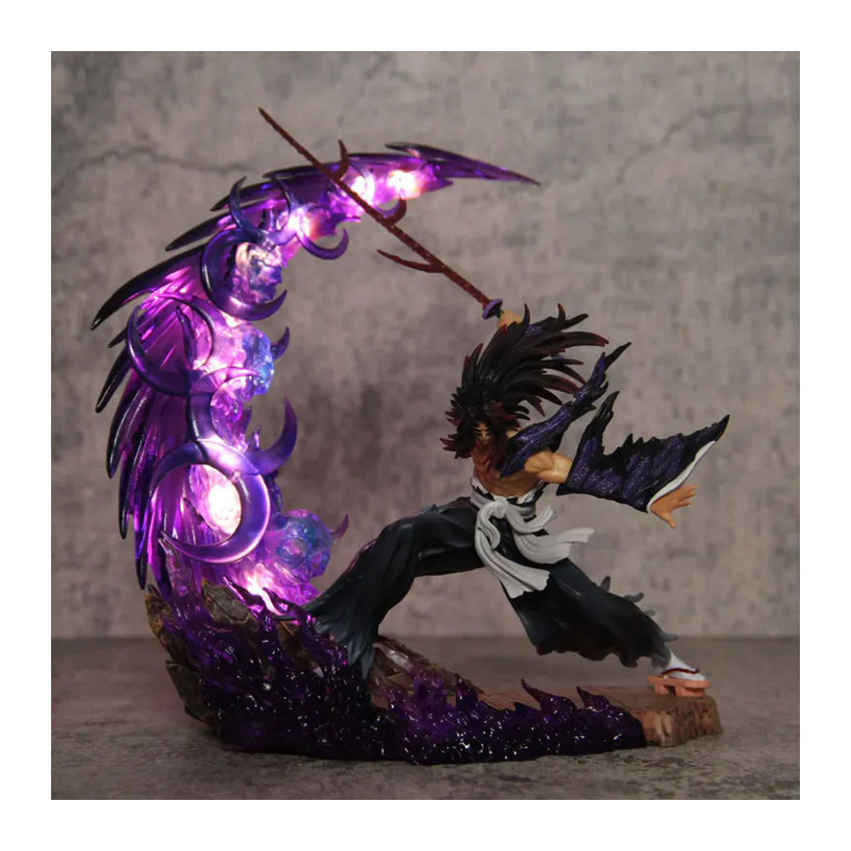 Bandai Ghost Slayer Blade Battle Leuchtende Modellstatue Schwarz Mehrfarbig aus Kunstharz als Desktop-Dekoration - Bild 4